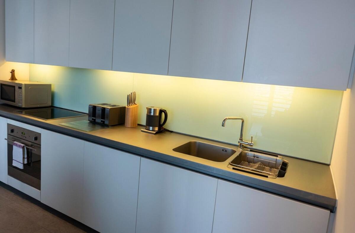 Luxurious 1 Bed Rwy Apartment พลีมัธ ภายนอก รูปภาพ